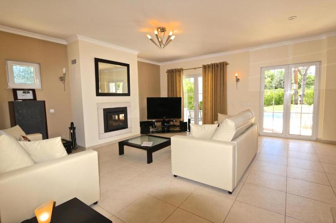 Spacious Vilamoura Villa 4 Bedrooms Villa Amendoeira Table Tennis Great Pool Area Quarteira Luaran gambar